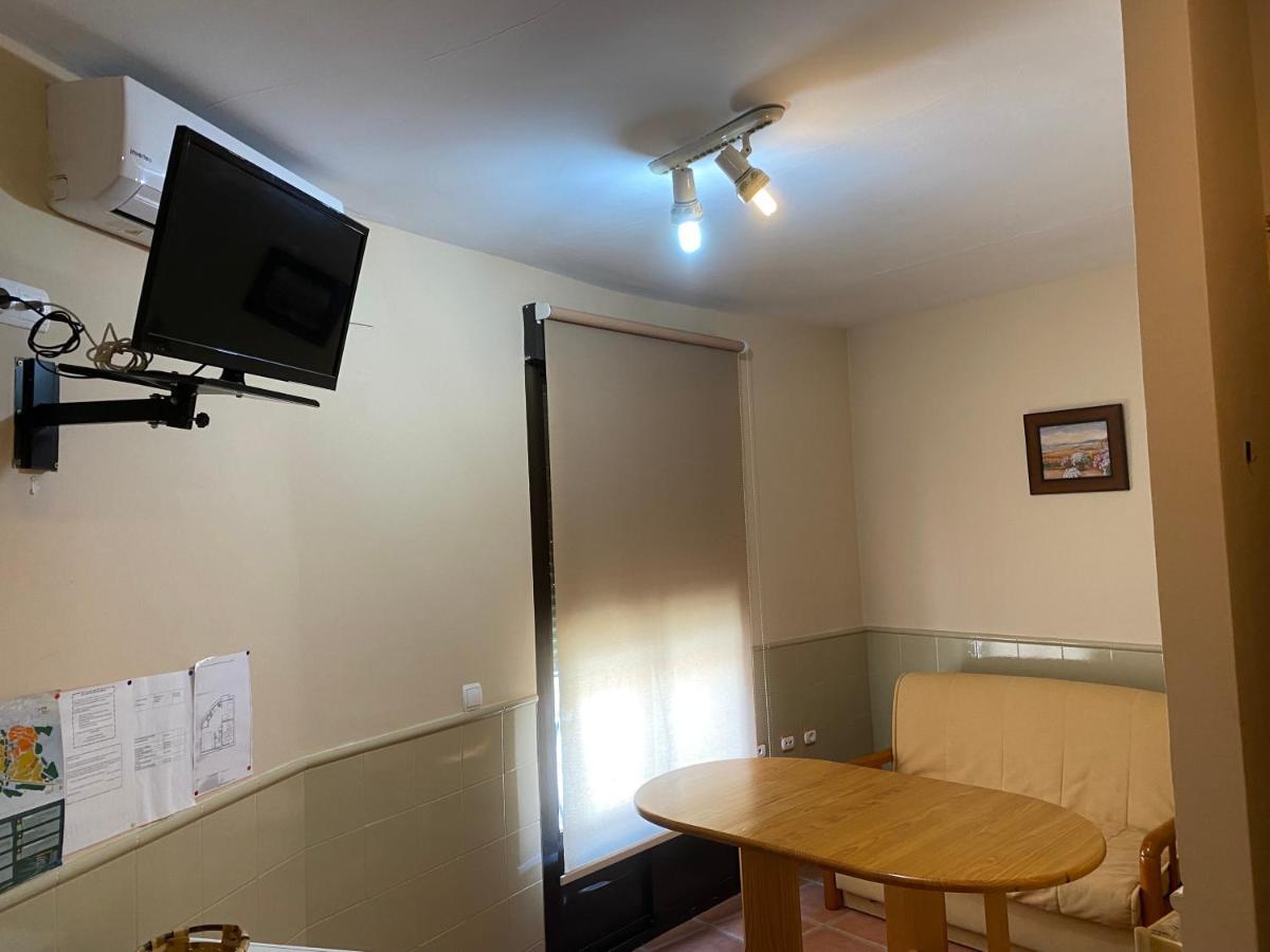 Apartamentos Rurales "La Fuentecilla" Баньос-де-Монтемайор Экстерьер фото