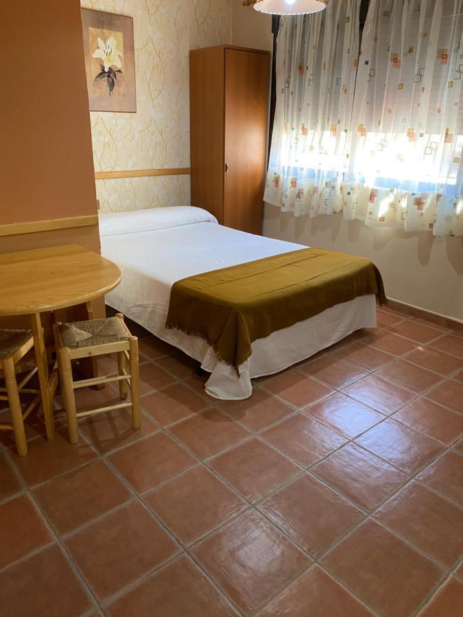Apartamentos Rurales "La Fuentecilla" Баньос-де-Монтемайор Экстерьер фото