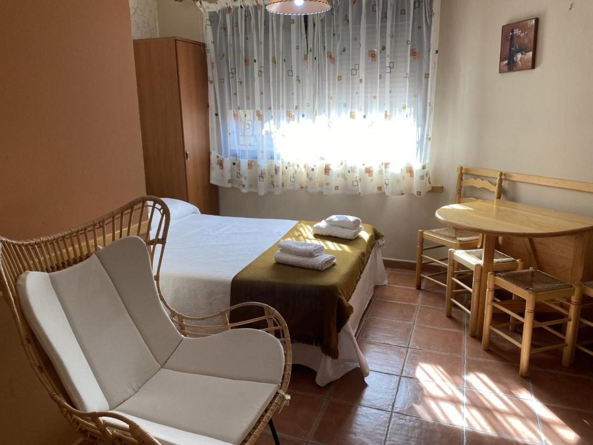 Apartamentos Rurales "La Fuentecilla" Баньос-де-Монтемайор Экстерьер фото
