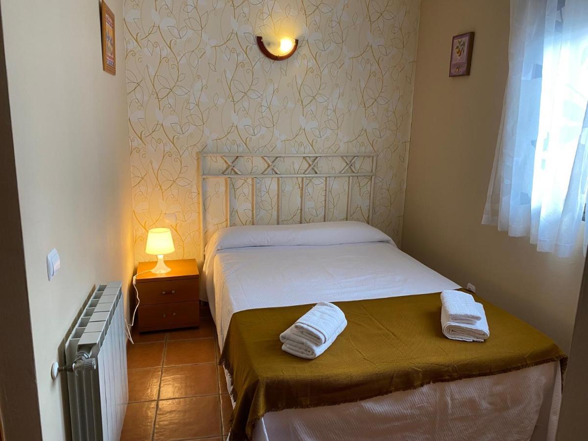 Apartamentos Rurales "La Fuentecilla" Баньос-де-Монтемайор Экстерьер фото