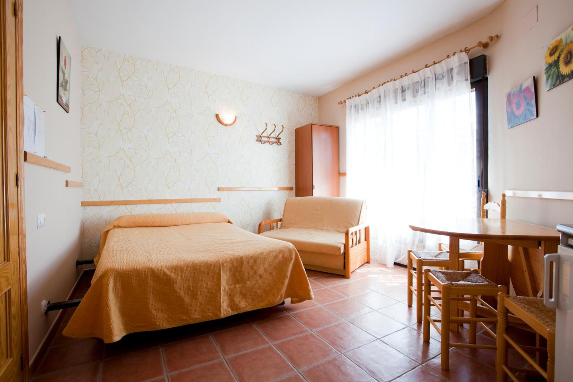 Apartamentos Rurales "La Fuentecilla" Баньос-де-Монтемайор Экстерьер фото