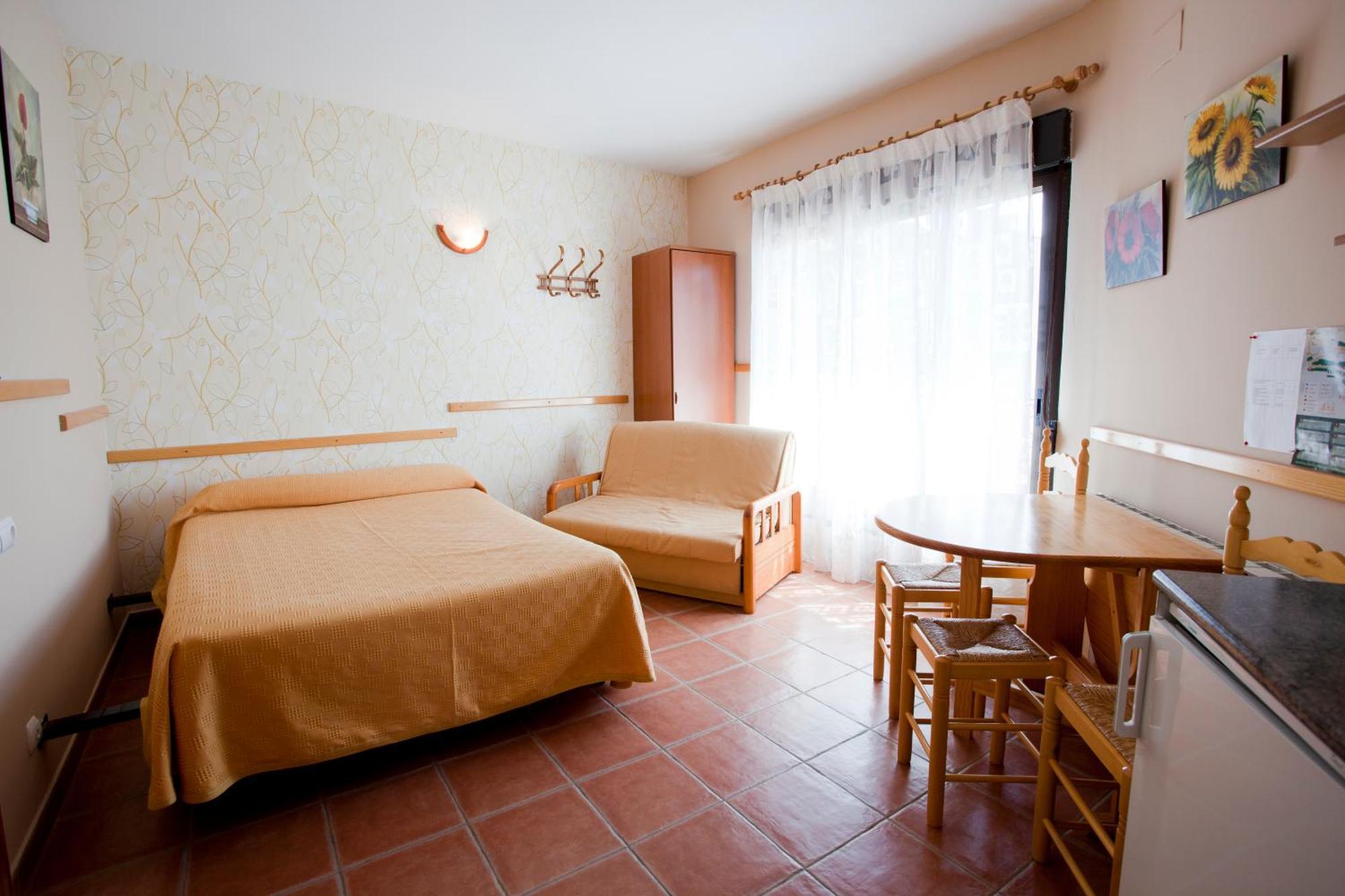 Apartamentos Rurales "La Fuentecilla" Баньос-де-Монтемайор Экстерьер фото